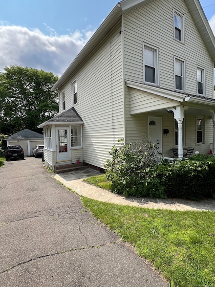 74 Starkweather St, Manchester, CT 06042
