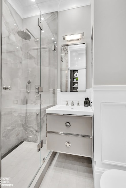 140 W 69th St Unit 812, New York, NY 10023