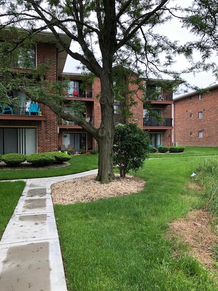 15744 Lake Dr Unit 2BR, Oak Forest, IL 60452