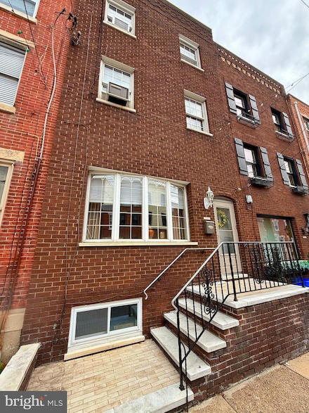 1321 S 10th St, Philadelphia, PA 19147