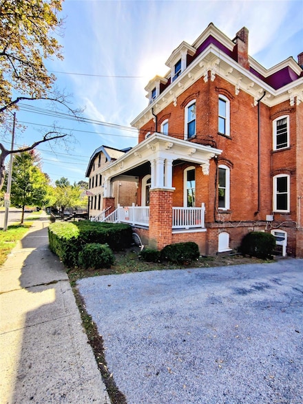 20 Noxon St Unit 1, Poughkeepsie, NY 12601