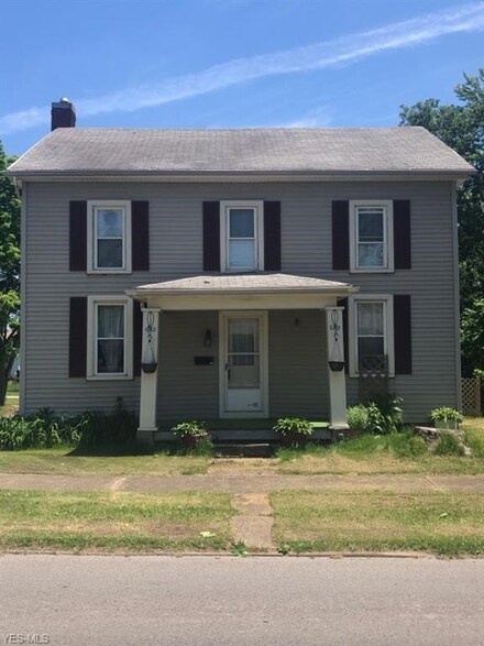 248 S Elm St, Columbiana, OH 44408