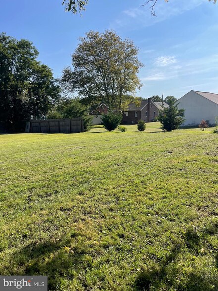 317 N Broad St, Carneys Point, NJ 08069