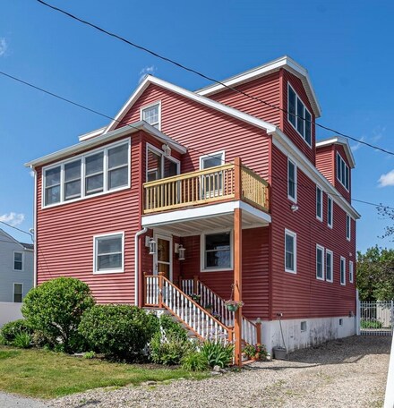 42 Nudd Ave, Hampton, NH 03842