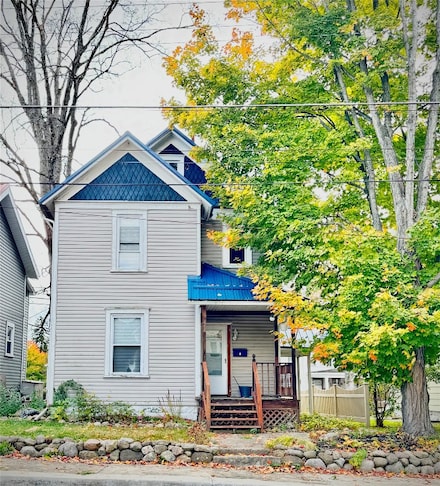692 Alden St, Meadville, PA 16335