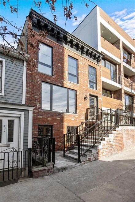 239 16th St, Brooklyn, NY 11215
