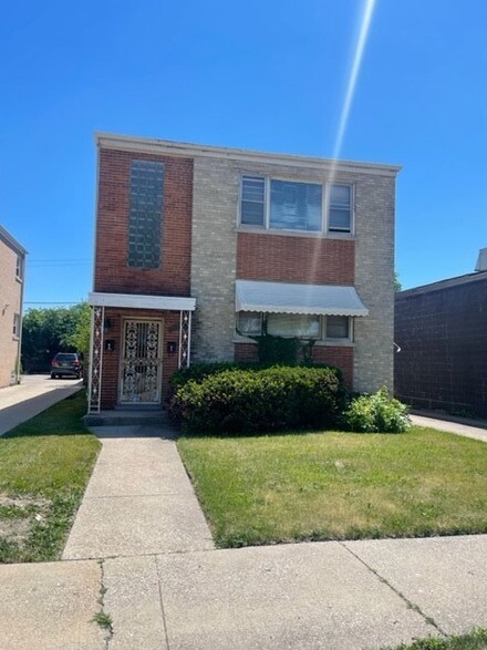 2129 S 9th Ave, Maywood, IL 60153