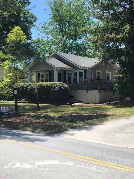 611 Kanuga Rd, Hendersonville, NC 28739
