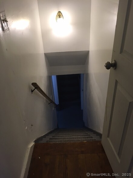28 Compton St Unit 2, New Haven, CT 06511