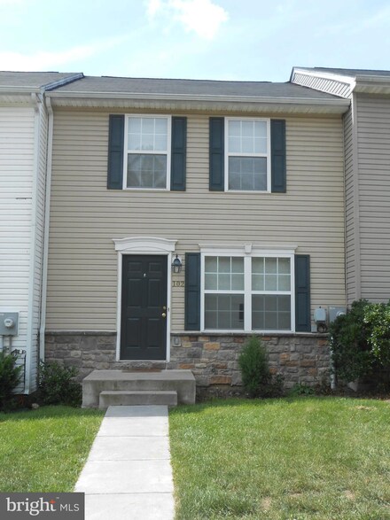 102 Eastside Ln, Winchester, VA 22602