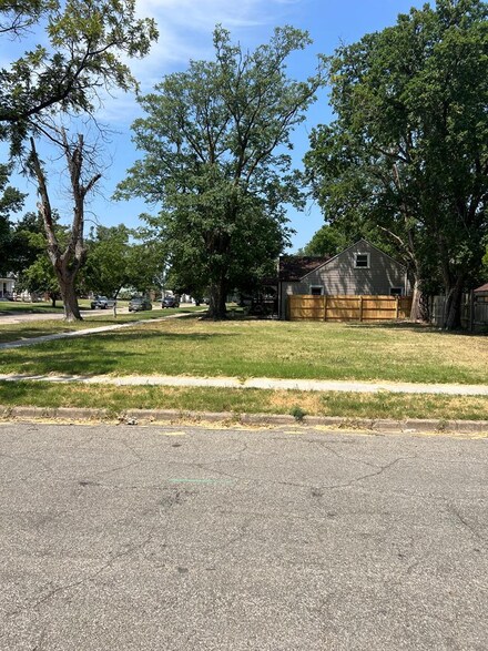 522 S 11th St, Salina, KS 67401