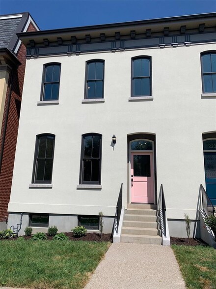 2235 Hickory, Saint Louis, MO 63104