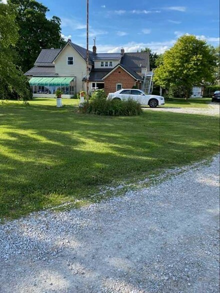 600 Sycamore St, Gaston, IN 47342