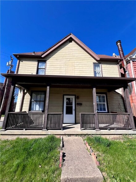 124 Custer Ave, Vandergrift, PA 15690