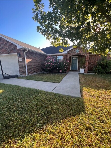 3326 Wood Creek Dr, Corpus Christi, TX 78410