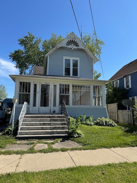 217 W Saint Joseph St, Watervliet, MI 49098