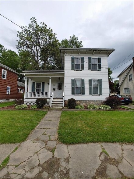 200 Burrows St, Geneva, OH 44041