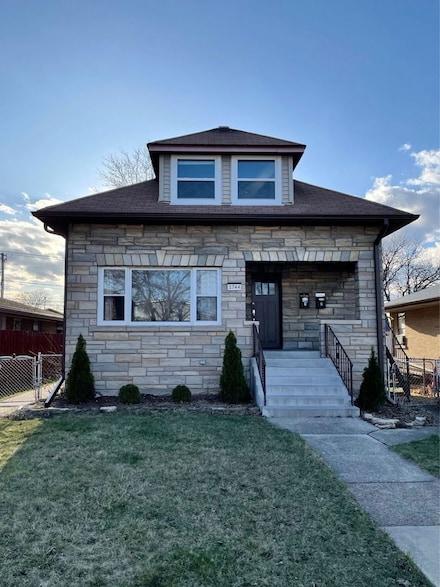 1744 Broadway St, Melrose Park, IL 60160