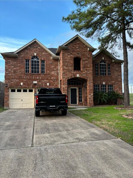 10722 Trail Ridge Dr, Houston, TX 77064