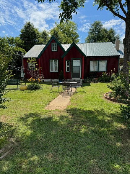 92 Cannon St, Parrish, AL 35580