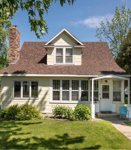 106 E 4th St, Cyrus, MN 56323