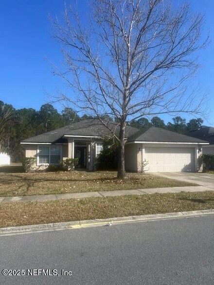 695 Sid Dr, Jacksonville, FL 32218