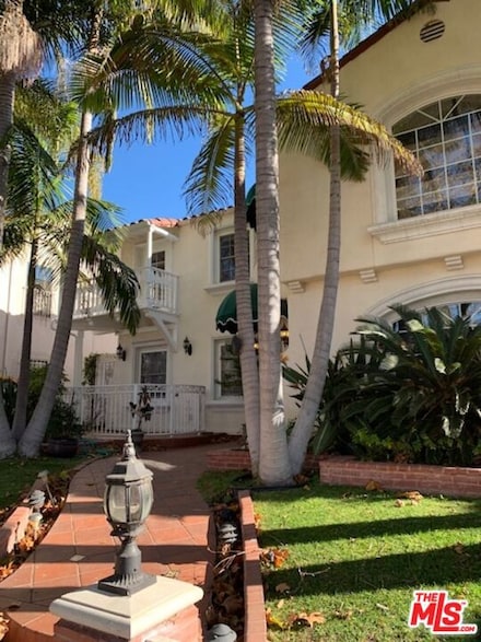 122 N Orange Dr, Los Angeles, CA 90036