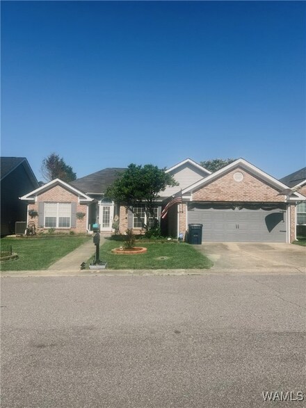 2712 Shady Bank Ln, Northport, AL 35473