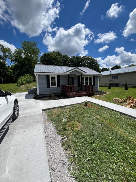 725 Talbott Rd, Morristown, TN 37813