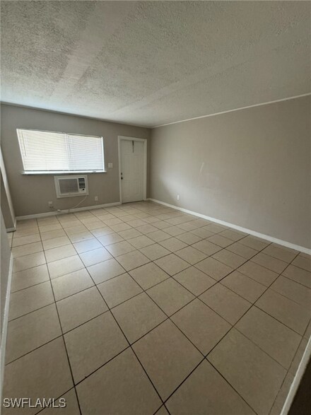 2452 Stella St Unit 203, Fort Myers, FL 33901