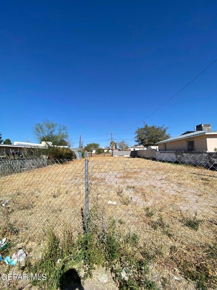 7763 Adobe Dr, El Paso, TX 79915