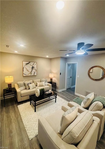 924 Wickford Dr, Chesapeake, VA 23320