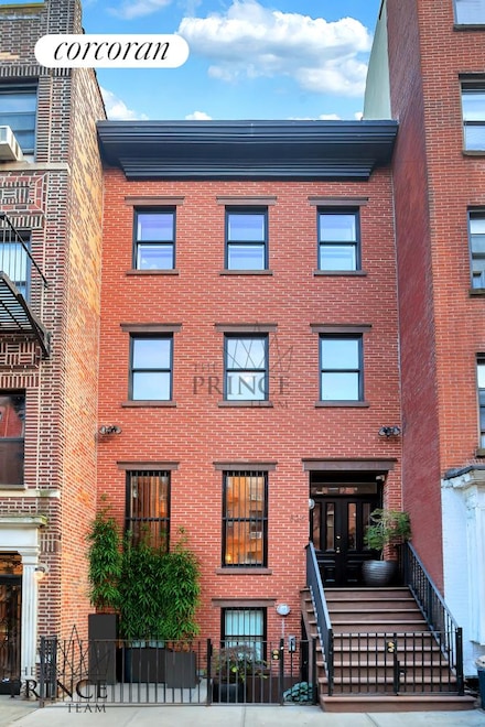 526 E 5th St, New York, NY 10009