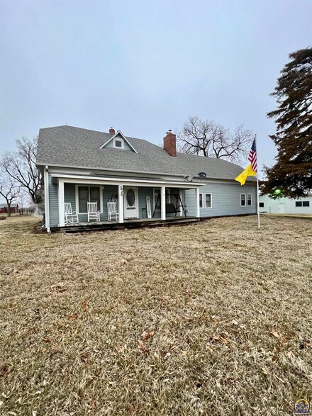 13161 S Rd, Hoyt, KS 66440