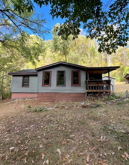 197 Gladys Ct, Naoma, WV 25140