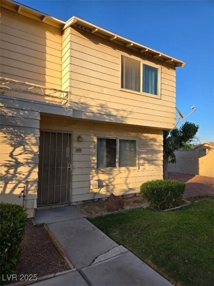 5024 Larkspur St, Las Vegas, NV 89120
