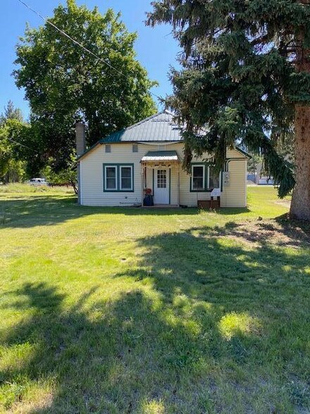 411 Water St, Darby, MT 59829
