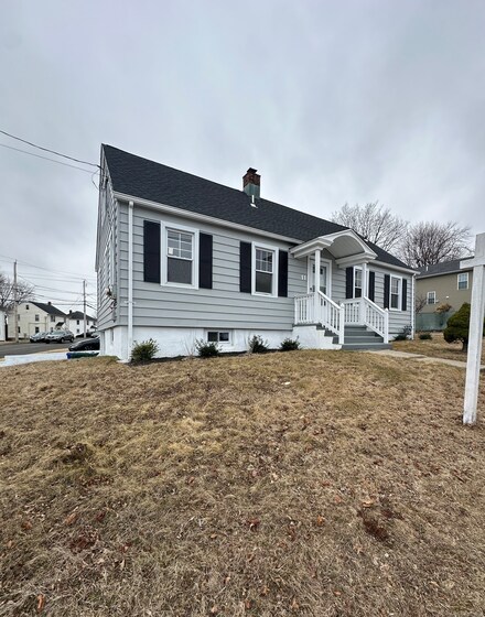 11 Colony St, Stratford, CT 06615