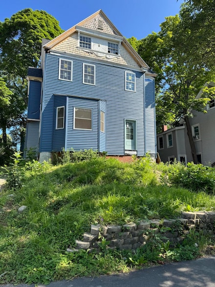 64 Jefferson St, Bangor, ME 04401