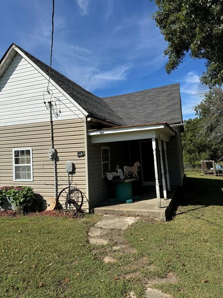 201 Macon St, Callao, MO 63534