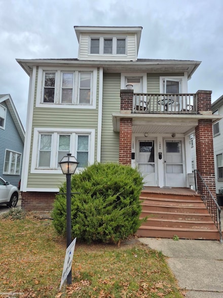 1456 Wayburn St, Grosse Pointe, MI 48230