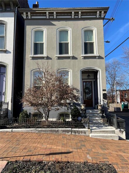 1215 Mississippi Ave, Saint Louis, MO 63104