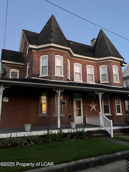 120 E 6th St, Red Hill, PA 18076