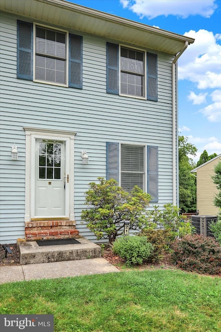 2102 Foxfire Dr, Mechanicsburg, PA 17055
