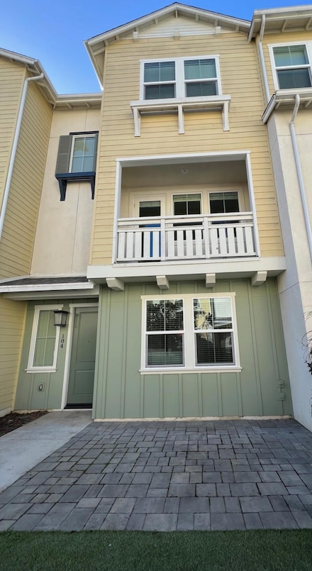 519 Bolinas Way Unit 104, Goleta, CA 93117