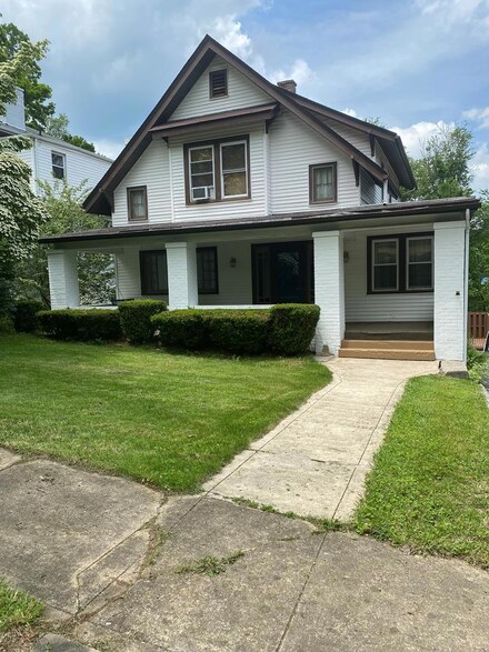 1320 Whitethorn St, Bluefield, WV 24701
