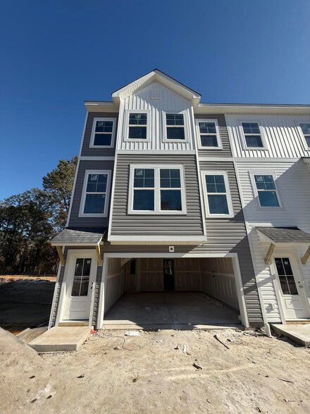 2014 Quiet Ibis Rd, Hanahan, SC 29410