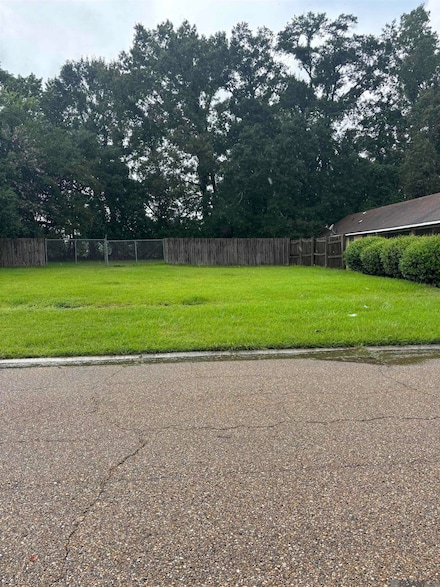 9130 Metairie Dr, Baton Rouge, LA 70810
