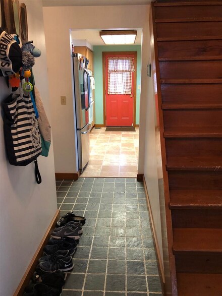 24 New Rd, Castleton, VT 05735
