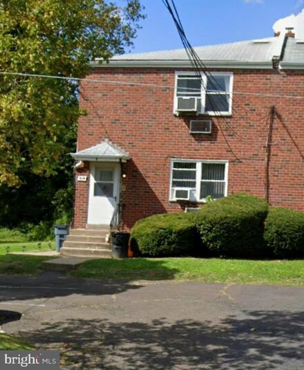 915 E Mermaid Ln, Glenside, PA 19038